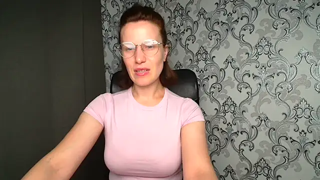 Snapshot of Kelly_Kisss chatting on July 5, 8:21 am Kelly Kisss online show from July 5, 8:21 am