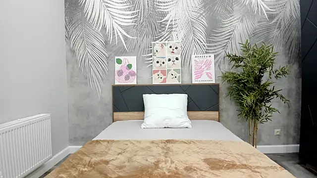 Snapshot of roxxxy_10 chatting on December 2, 3:01 am roxxxy 10 online show from December 2, 3:01 am