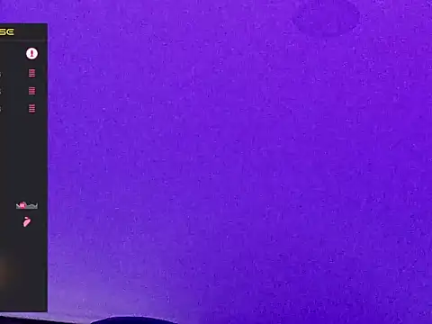 Snapshot of Max-prada chatting on February 5, 2:05 am Max-prada online show from February 5, 2:05 am