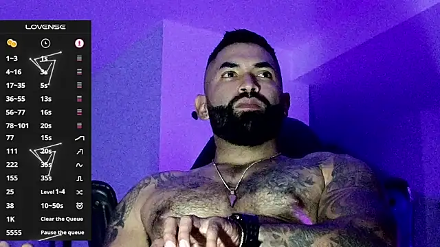 Snapshot of Max-prada chatting on February 11, 1:54 am Max-prada online show from February 11, 1:54 am