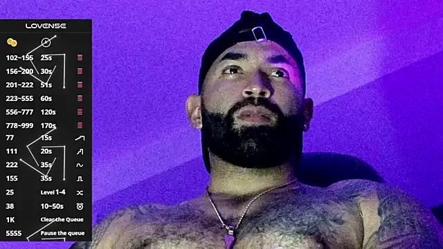 Snapshot of Max-prada chatting on February 20, 2:19 am Max-prada online show from February 20, 2:19 am