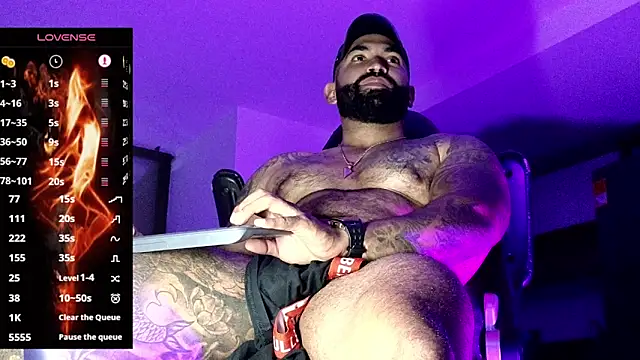 Snapshot of Max-prada chatting on March 2, 3:30 am Max-prada online show from March 2, 3:30 am