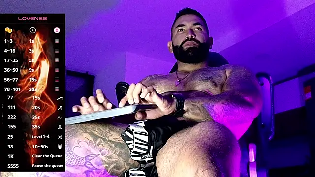 Snapshot of Max-prada chatting on March 3, 1:23 am Max-prada online show from March 3, 1:23 am