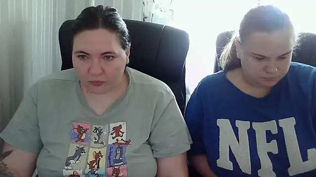 HollyXEva online show from September 26, 12:42 pm