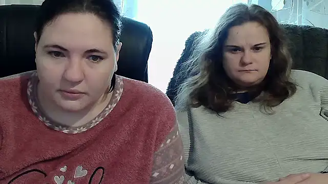 HollyXEva online show from October 1, 11:05 am