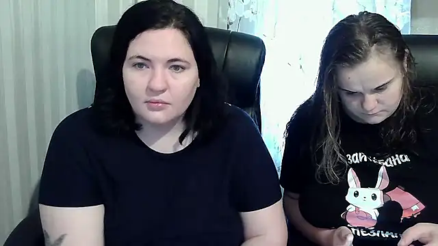 HollyXEva online show from October 2, 12:34 pm