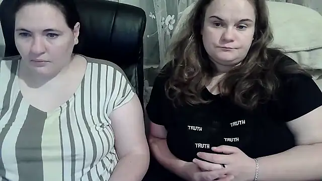 HollyXEva online show from October 3, 8:28 pm