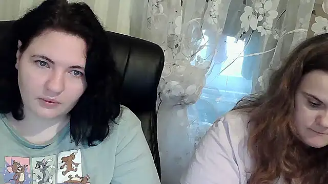 HollyXEva online show from October 20, 2:17 pm