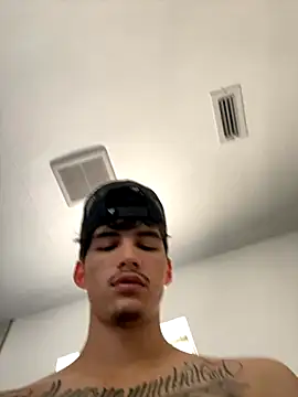 Snapshot of funbigdickk chatting on September 18, 9:39 pm funbigdickk online show from September 18, 9:39 pm