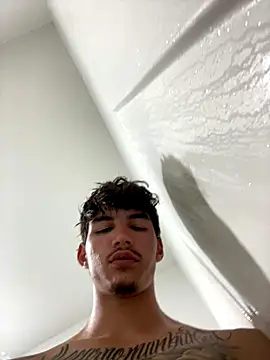 Snapshot of funbigdickk chatting on October 2, 4:41 am funbigdickk online show from October 2, 4:41 am