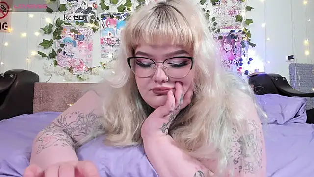  CandyM1lky  online show from March 20, 7:13 am