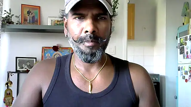 Snapshot of frenchblackc31 chatting on May 28, 1:41 pm frenchblackc31 online show from May 28, 1:41 pm