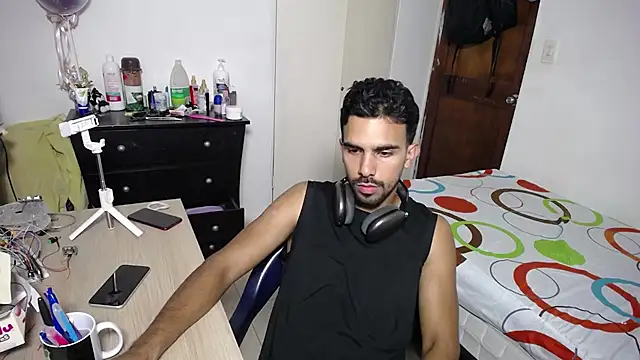 DiegoDesire20 online show from April 20, 11:28 pm