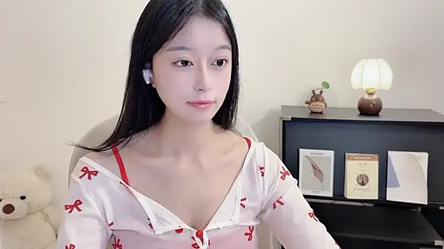 Onechestnut online show from October 15, 1:28 am