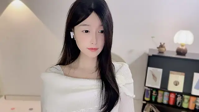 Onechestnut online show from December 20, 1:07 pm