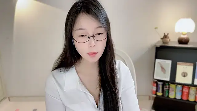 Onechestnut online show from April 5, 6:21 am