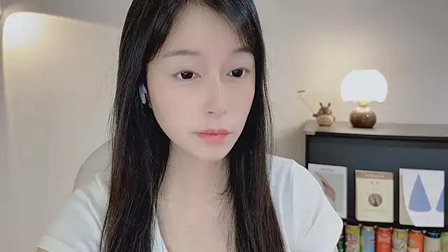 Onechestnut online show from April 15, 5:03 am