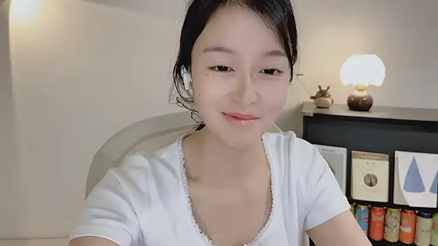 Onechestnut online show from April 16, 6:14 am