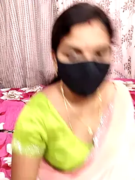 Snapshot of Lalitha-1995 chatting on October 25, 6:35 pm Lalitha-1995 online show from October 25, 6:35 pm