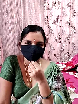 Snapshot of Lalitha-1995 chatting on November 17, 5:13 am Lalitha-1995 online show from November 17, 5:13 am