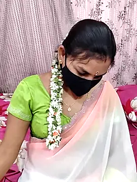 Snapshot of Lalitha-1995 chatting on November 21, 5:06 am Lalitha-1995 online show from November 21, 5:06 am