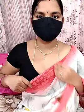 Snapshot of Lalitha-1995 chatting on November 24, 6:24 am Lalitha-1995 online show from November 24, 6:24 am