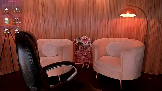 Snapshot of MeganScott chatting on December 23, 8:47 pm MeganScott online show from December 23, 8:47 pm