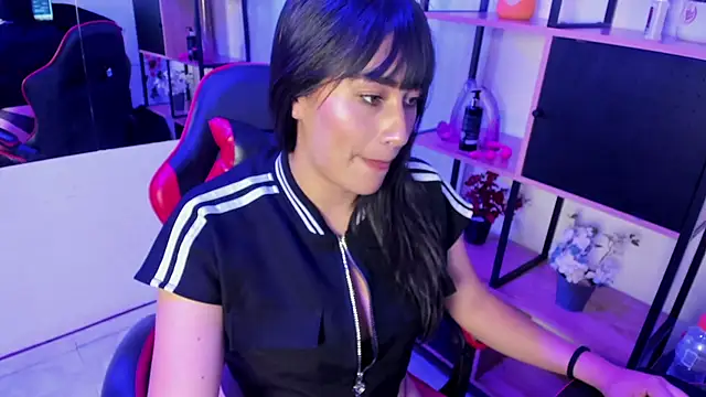 Snapshot of Dhaniela_Naugthy chatting on October 3, 8:06 pm Dhaniela Naugthy online show from October 3, 8:06 pm