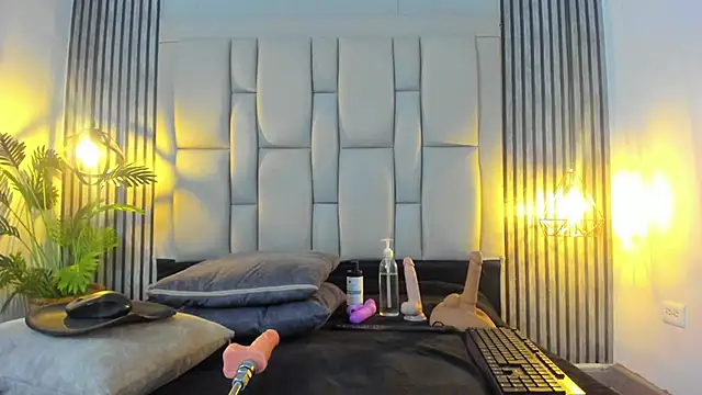 Snapshot of bryonycutee chatting on November 29, 1:47 pm bryonycutee online show from November 29, 1:47 pm