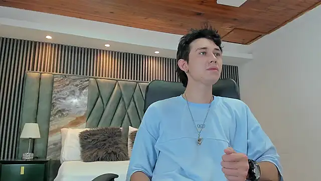 Snapshot of Michael_blue chatting on September 27, 4:01 pm Michael blue online show from September 27, 4:01 pm