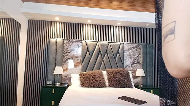 Michael blue online show from February 18, 8:27 pm