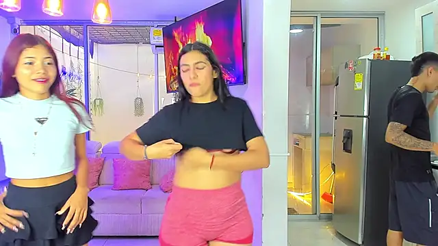 stangirls  online show from March 14, 9:42 pm