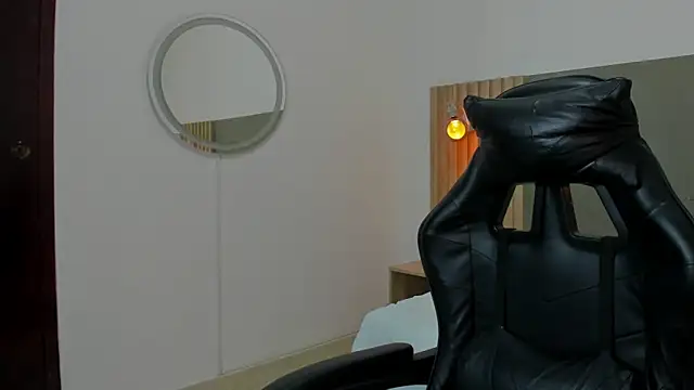 carlina 15 online show from March 13, 12:23 pm