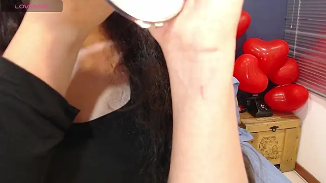 KendraaSimons online show from March 3, 7:53 pm