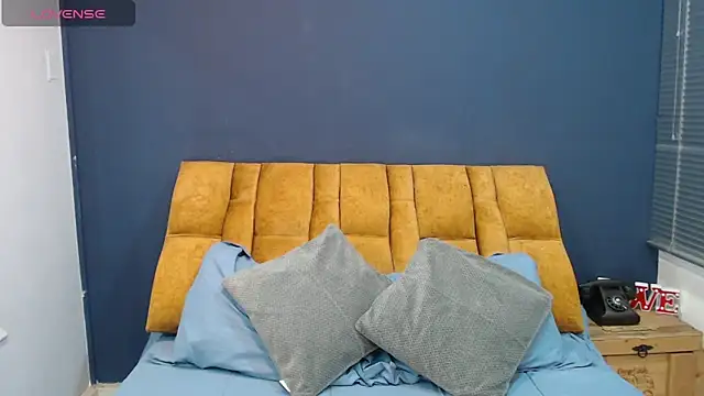 KendraaSimons online show from April 15, 7:43 pm