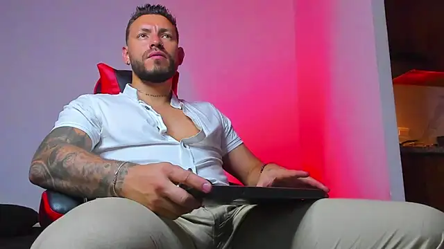 Snapshot of DIMITRI_MASTEER chatting on December 21, 4:30 am DIMITRI MASTEER online show from December 21, 4:30 am