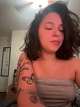 babykalirose online show from April 10, 3:56 am