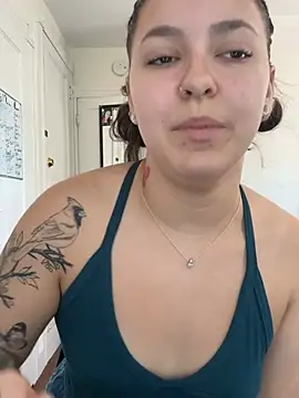 babykalirose online show from April 17, 1:47 pm