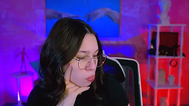 Snapshot of KimClarks_ chatting on November 15, 10:12 am KimClarks online show from November 15, 10:12 am