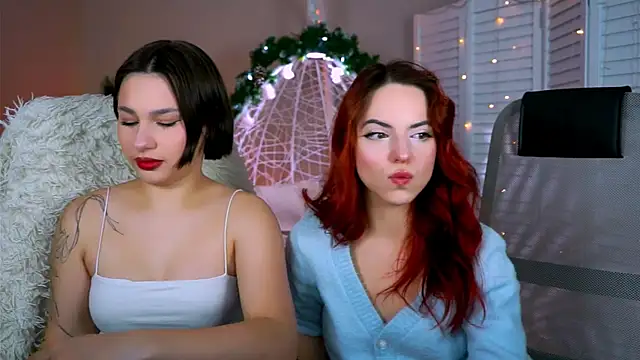 Snapshot of KimClarks_ chatting on January 11, 10:09 am KimClarks online show from January 11, 10:09 am