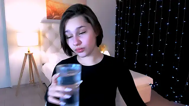 Snapshot of KimClarks_ chatting on February 17, 4:02 pm KimClarks online show from February 17, 4:02 pm