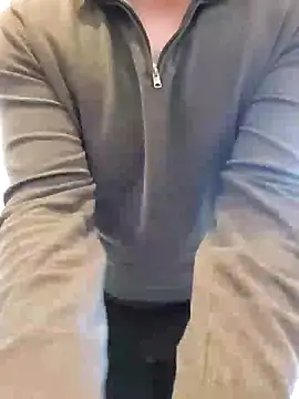 Snapshot of Bimbo_Boi chatting on September 16, 8:04 am Bimbo Boi online show from September 16, 8:04 am