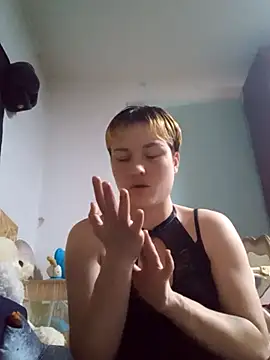 Snapshot of MoonIrene chatting on September 29, 2:11 pm MoonIrene online show from September 29, 2:11 pm