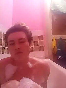 Snapshot of MoonIrene chatting on October 25, 5:40 pm MoonIrene online show from October 25, 5:40 pm