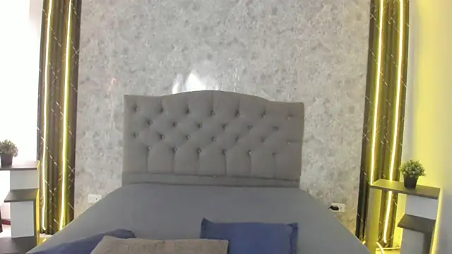 GiannaSlimJB online show from February 20, 7:25 pm