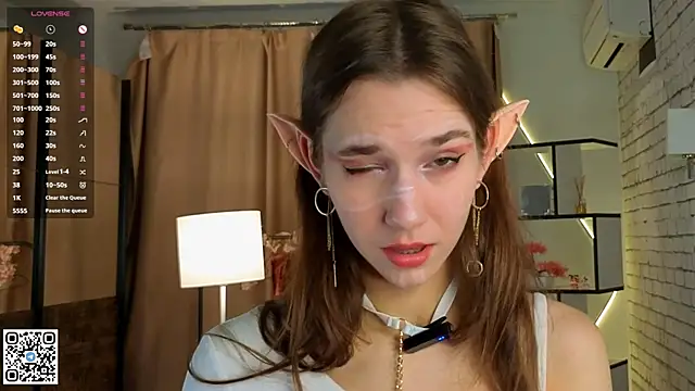 Snapshot of PetraHambelton chatting on October 21, 4:24 am PetraHambelton online show from October 21, 4:24 am