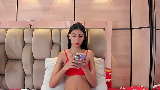 Snapshot of karol_lewiss chatting on December 17, 12:33 pm karol lewiss online show from December 17, 12:33 pm