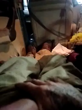 Snapshot of helldonk chatting on October 25, 3:40 pm helldonk online show from October 25, 3:40 pm