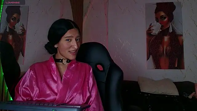 Snapshot of Scaarlettfox chatting on November 10, 7:35 pm Scaarlettfox online show from November 10, 7:35 pm