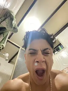 Snapshot of MR_MUSCLE chatting on October 4, 10:13 am MR MUSCLE online show from October 4, 10:13 am